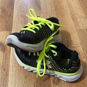 Under armour spine 1y sneakers shoes neon black